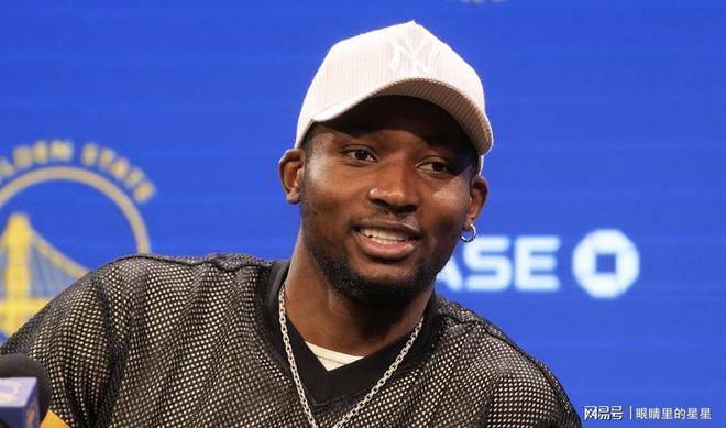 1JJ-游泳巡回赛上演强强对话,荆楚犀牛队强势反弹江南飞鹰队,团队配合流畅;轮换效果显现的简单介绍