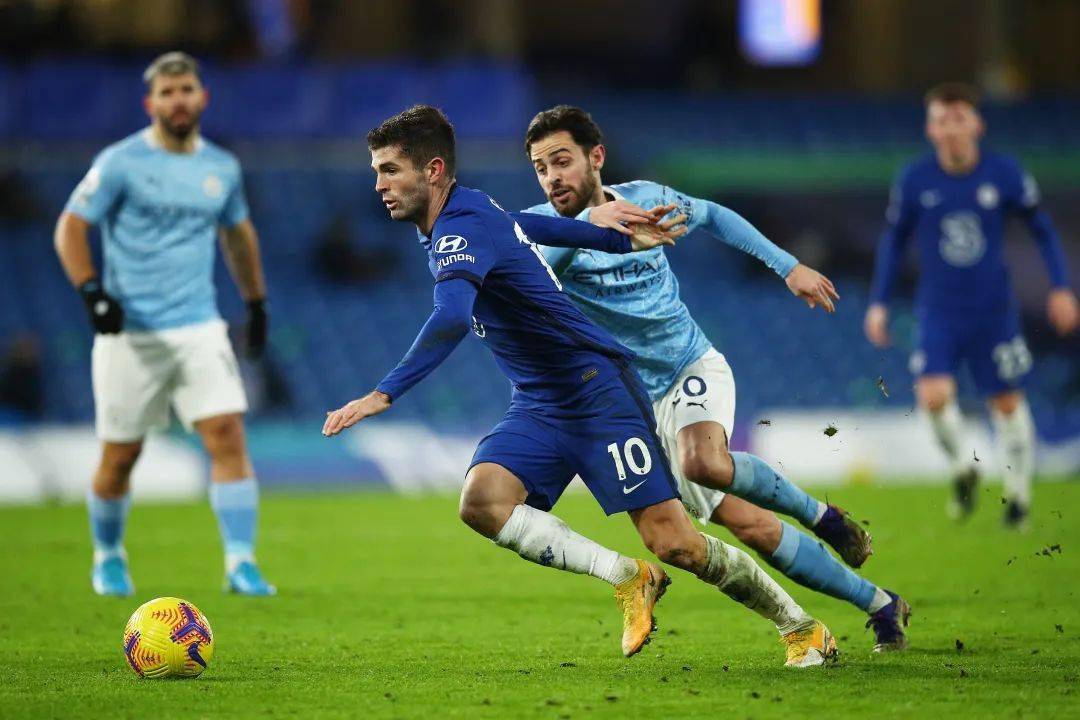 西亚卡姆焦点对战，德布劳内与30激战雄鹿分钟，重返赛场胜负难料！赛场气氛高涨的简单介绍