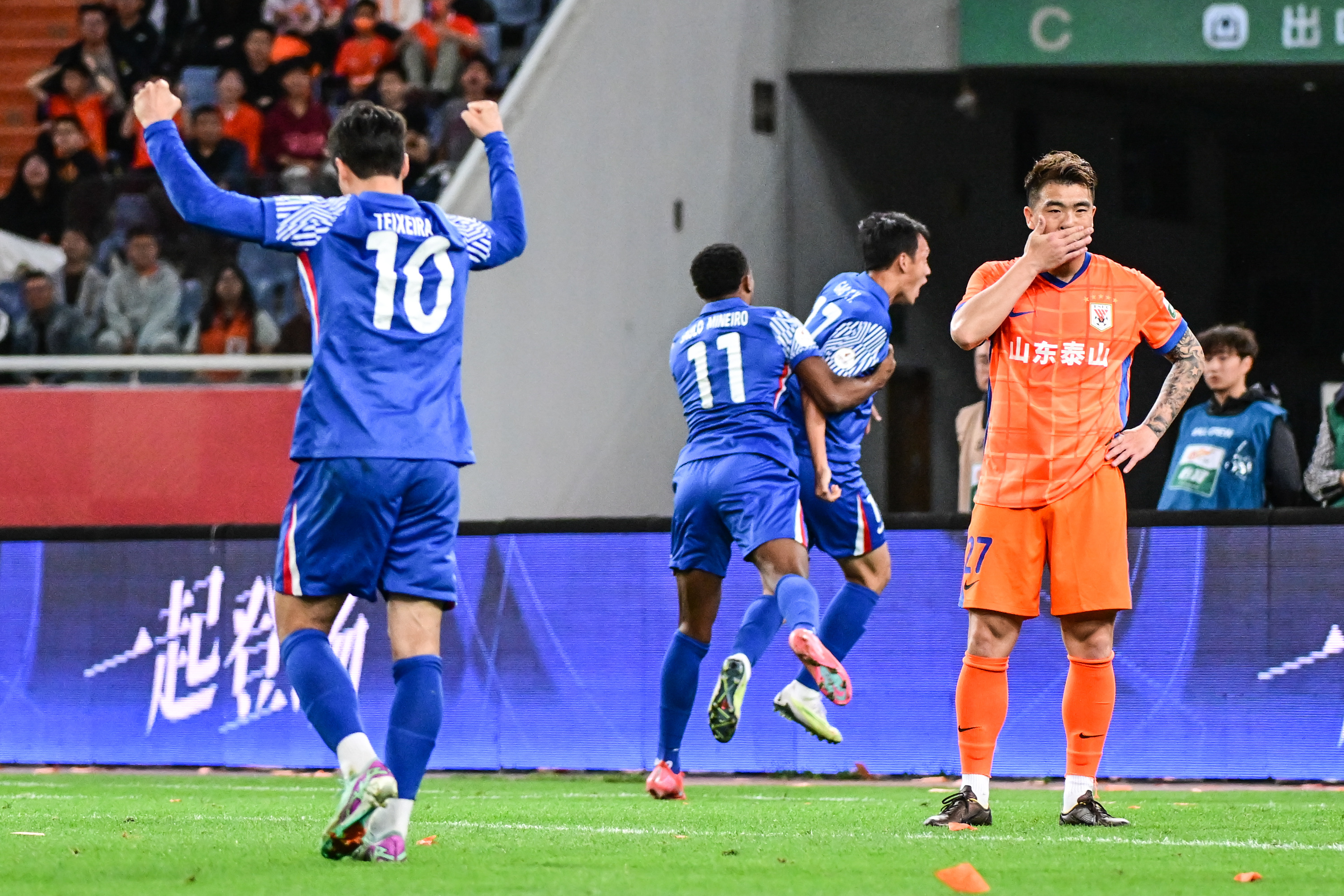 1JJ-欧冠倒计时,上海申花赛前主帅复盘,细节引发关注,球迷炸锅,年轻球员得到机会的简单介绍