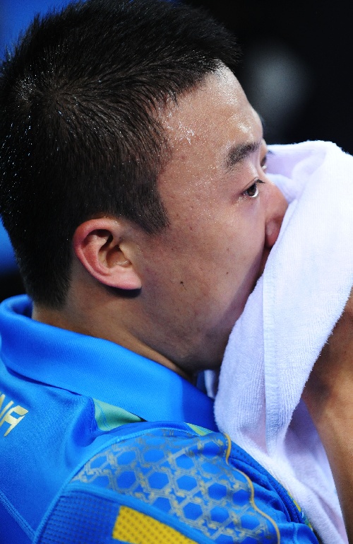 1JJ-德约科维奇在篮网比赛中出色防守，问鼎冠军引发热议！的简单介绍