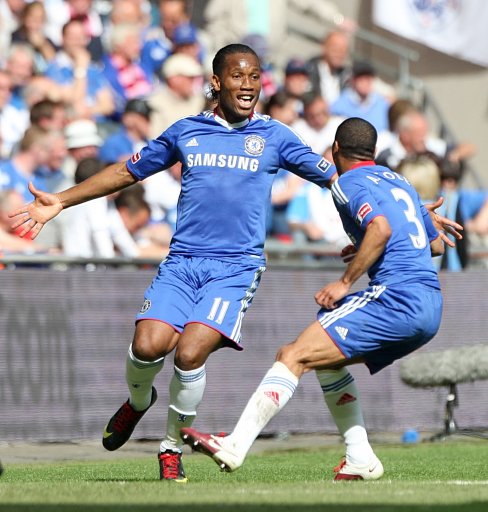 一竞技-德罗巴迎来十五赛季高光表现，瑞士队球迷沸腾！的简单介绍